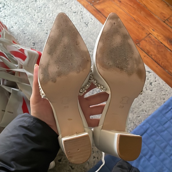 Cute custom ivory wedding shoes! - Picture 4 of 4